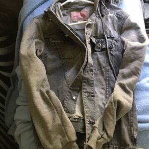 Men’s medium dark hooded jean jacket